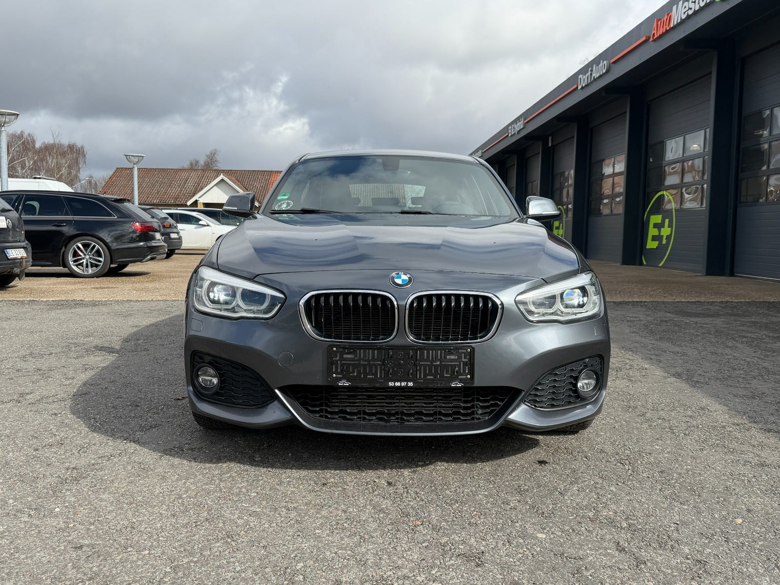 Sort BMW 118d fra 2019