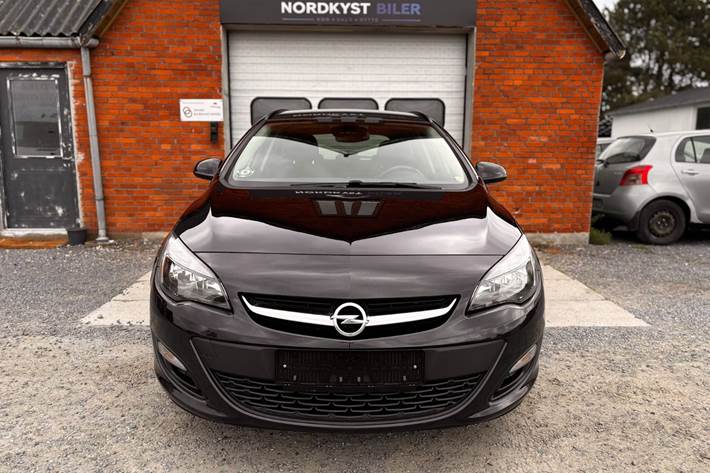 Sort Opel Astra fra 2015