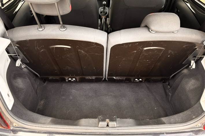 Sort Peugeot 108 fra 2014
