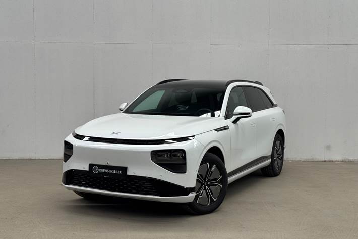 Hvid Xpeng G9 fra 2024