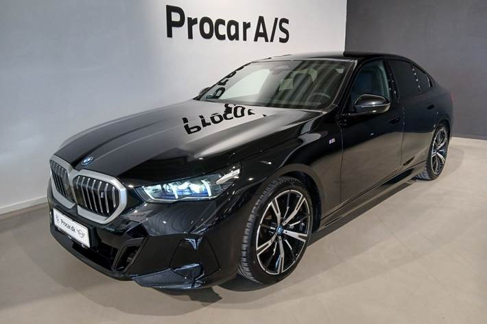 Sort BMW i5 fra 2025