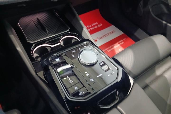 Sort BMW i5 fra 2025