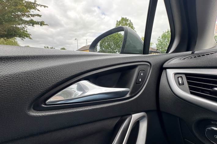 undefined Opel Astra fra 2019