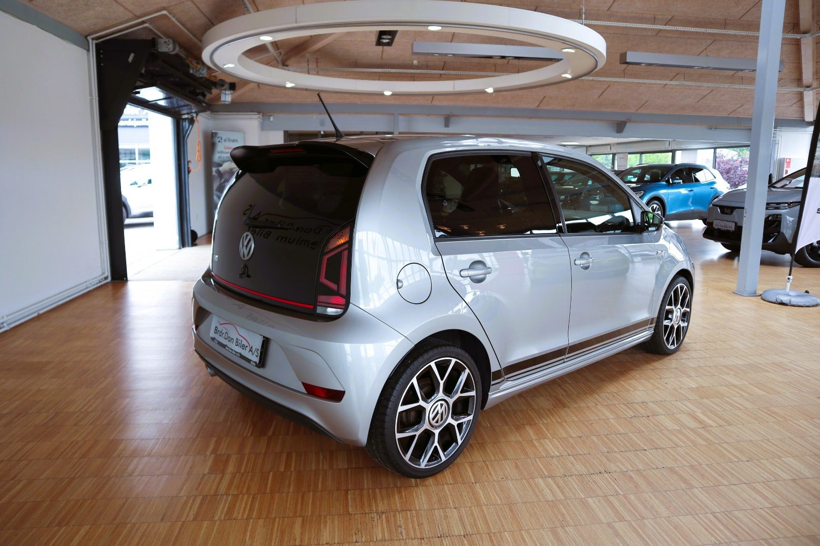 Orange VW UP! fra 2019