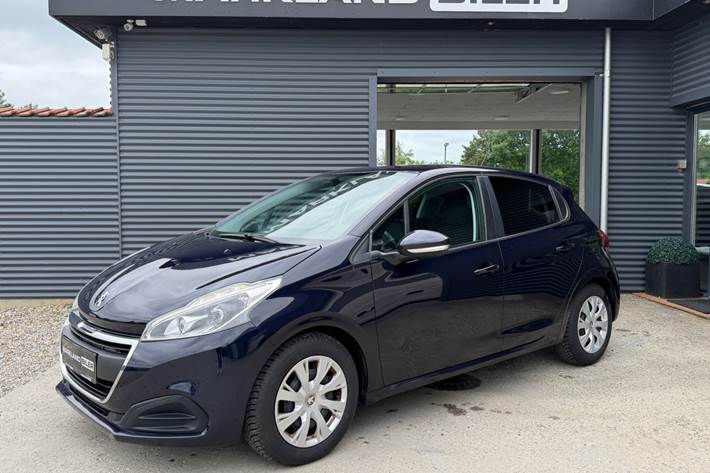 Blå Peugeot 208 fra 2017