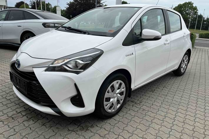 Hvid Toyota Yaris fra 2019