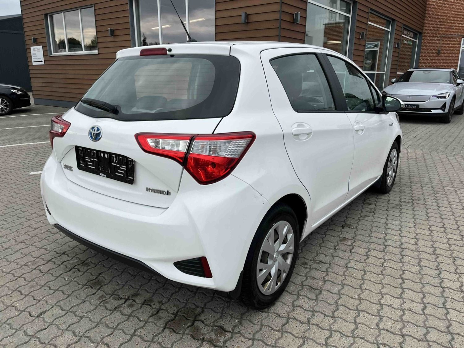 Hvid Toyota Yaris fra 2019