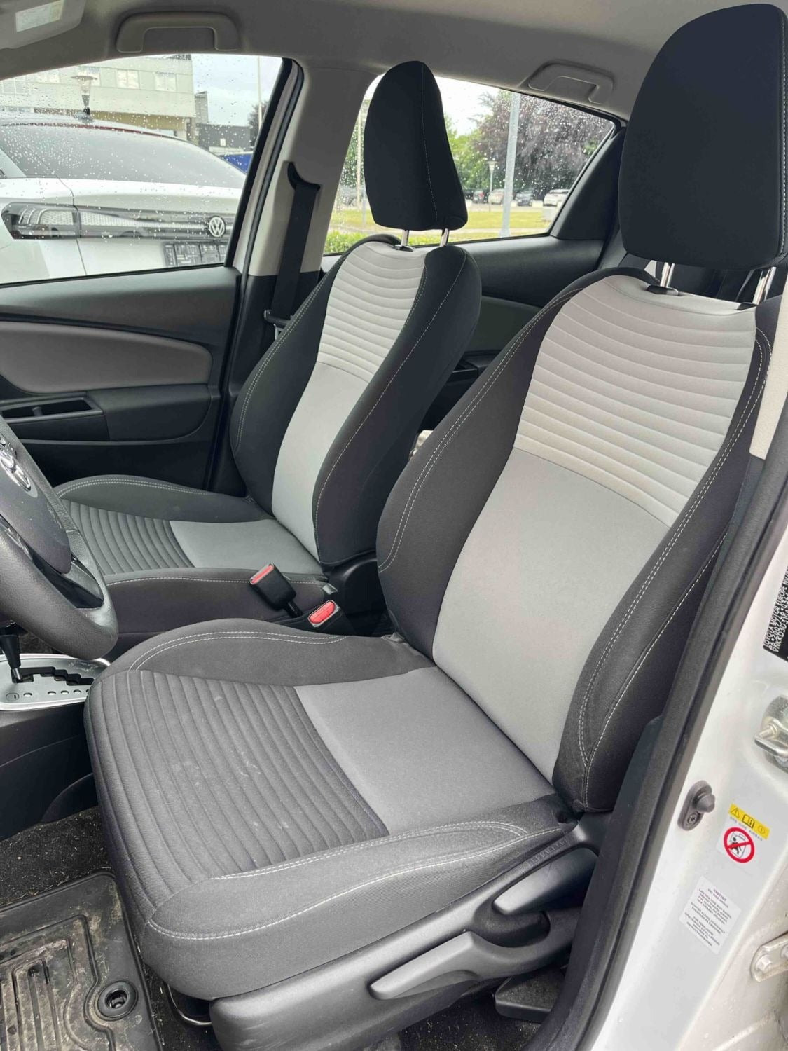 Hvid Toyota Yaris fra 2019