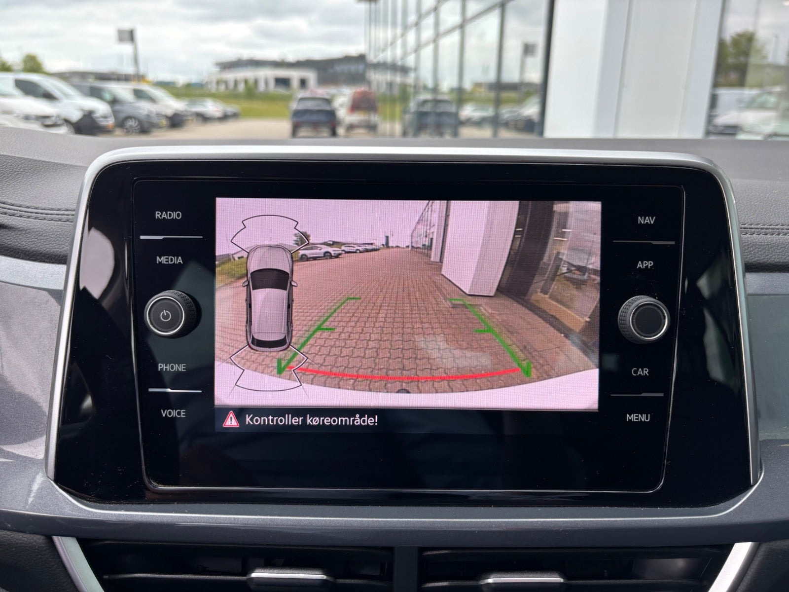 Hvid VW T-Roc fra 2022