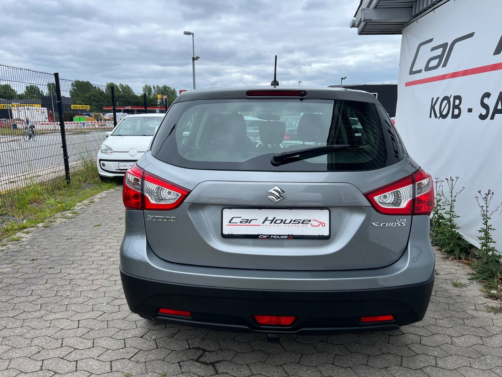 Grå Suzuki S-Cross fra 2014