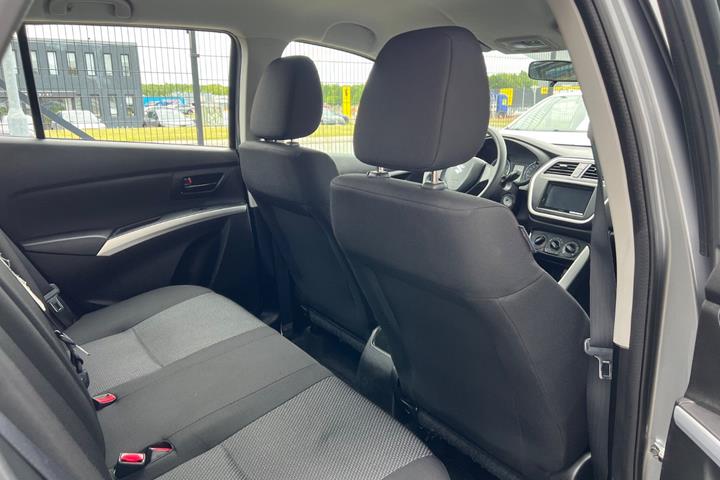 Grå Suzuki S-Cross fra 2014