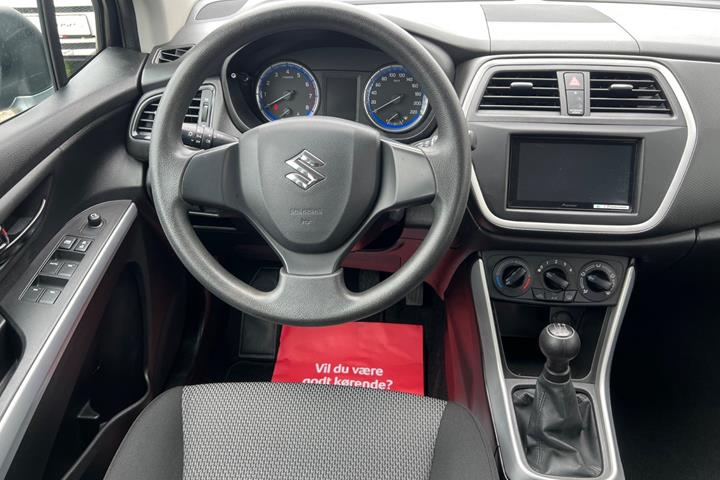 Grå Suzuki S-Cross fra 2014