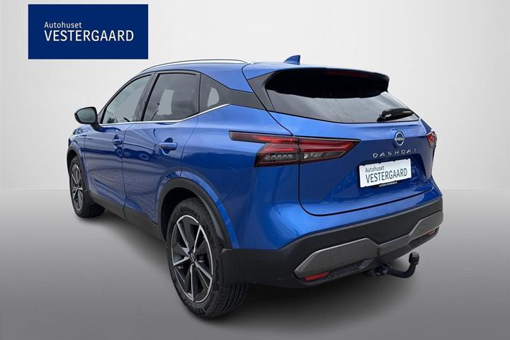 Blå Nissan Qashqai fra 2023