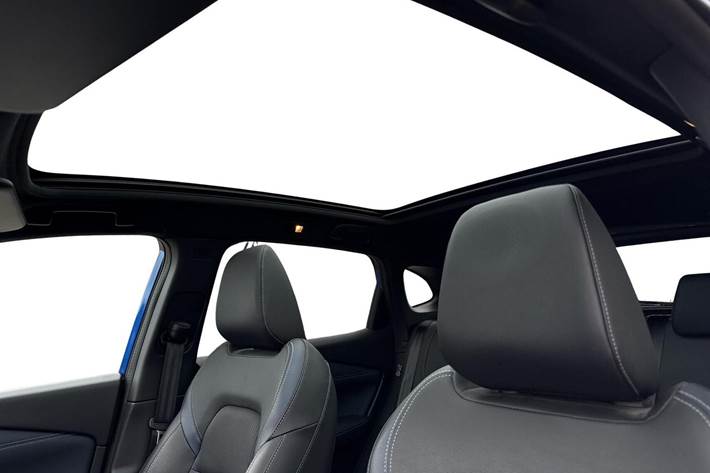 Blå Nissan Qashqai fra 2023