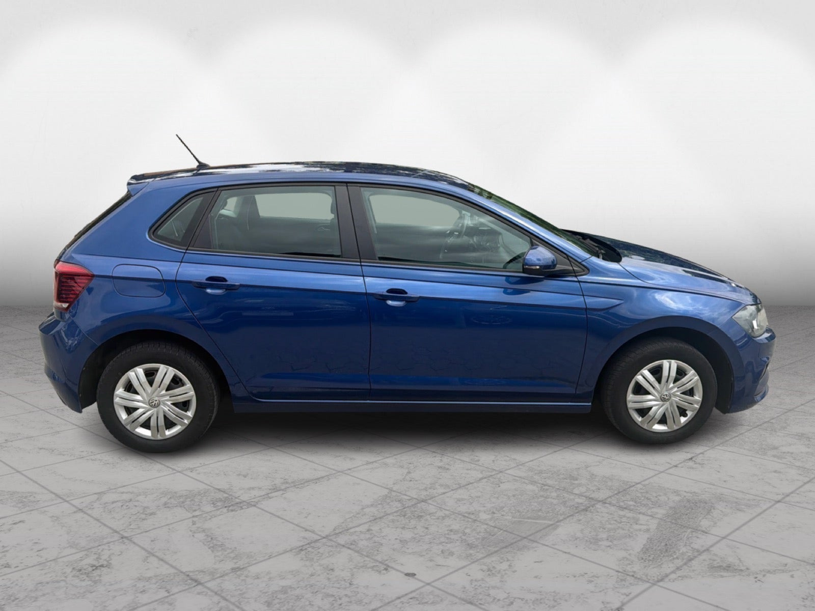 Blå VW Polo fra 2018
