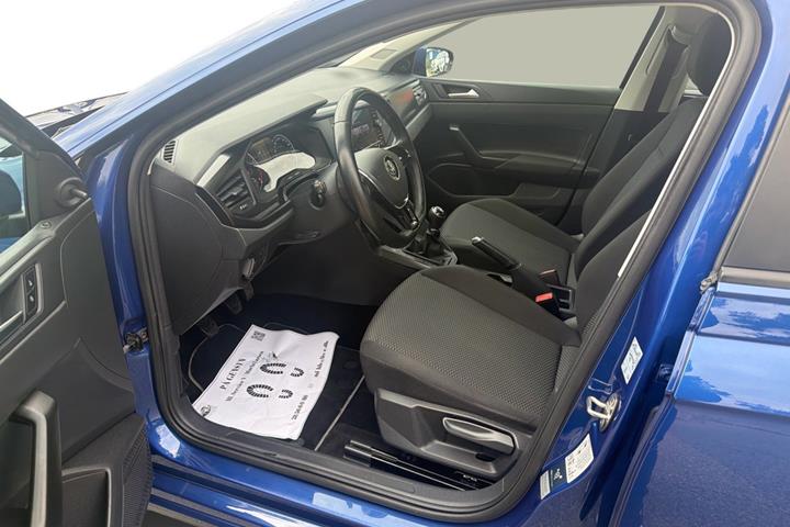 Blå VW Polo fra 2018