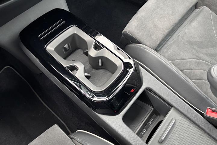 Hvid VW ID.4 fra 2024