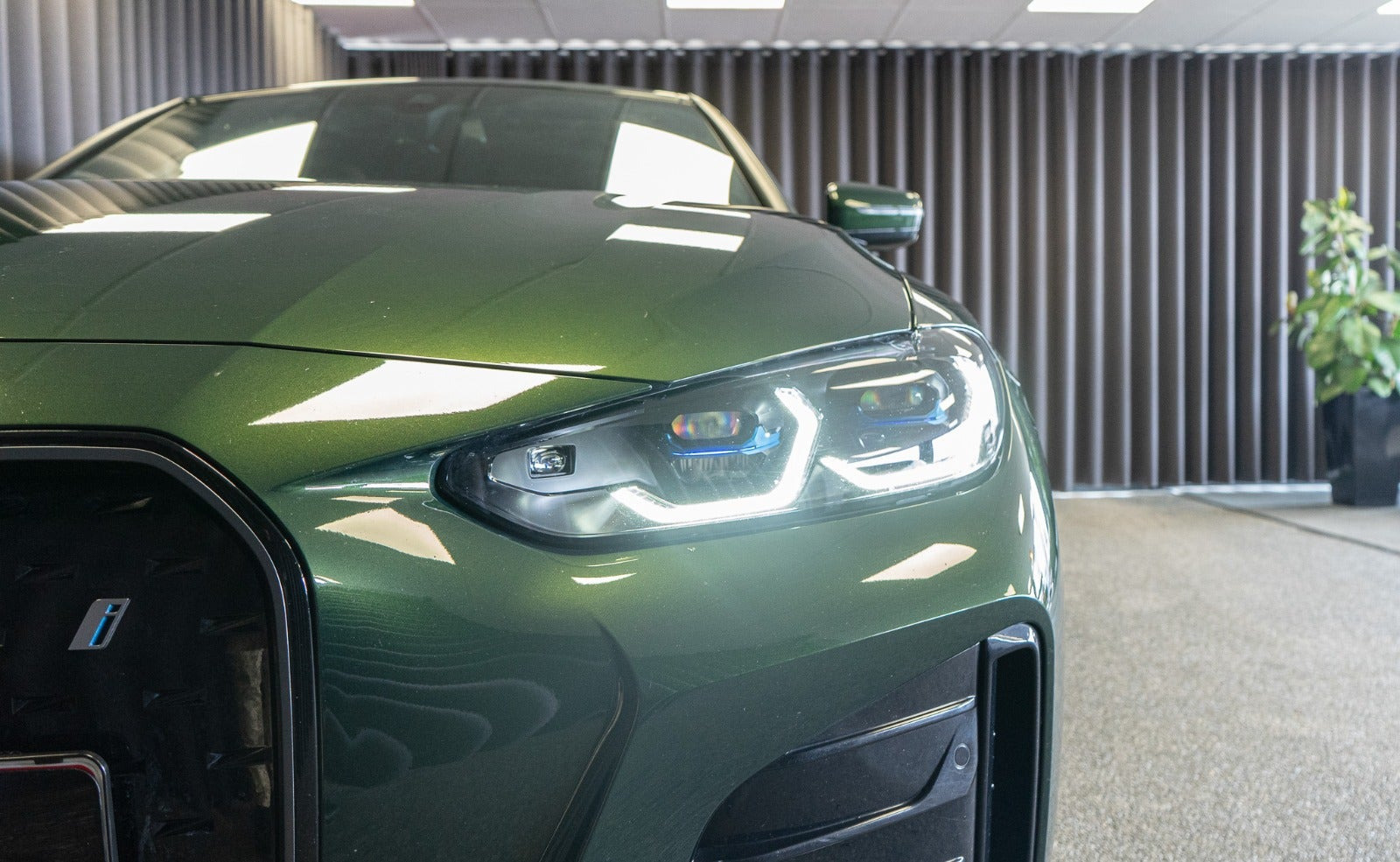 Grøn BMW i4 fra 2023