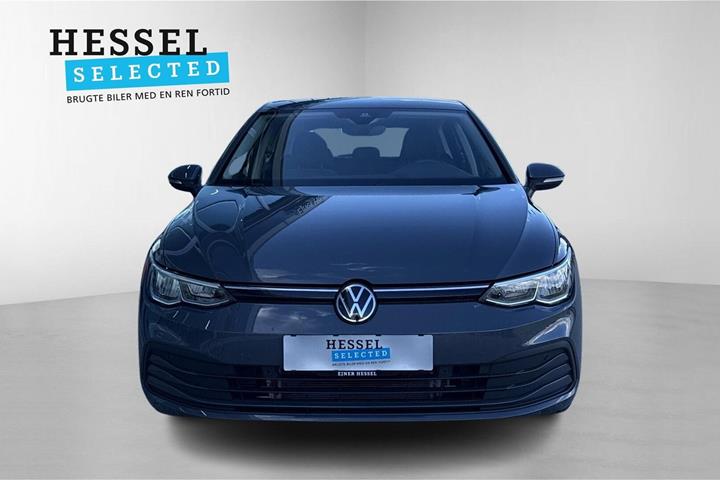 Grå VW Golf VIII fra 2024