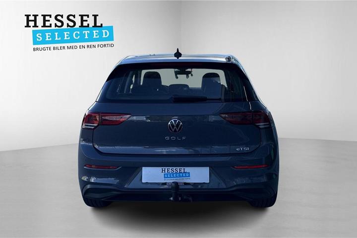 Grå VW Golf VIII fra 2024