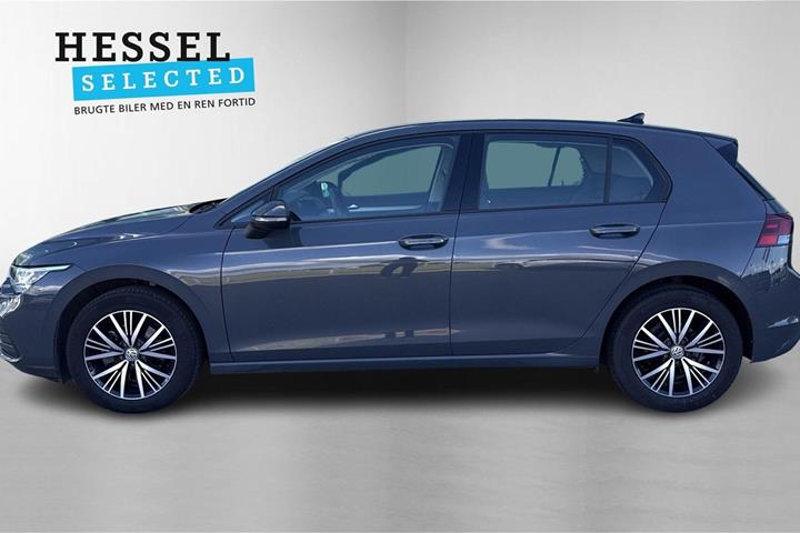 Grå VW Golf VIII fra 2024