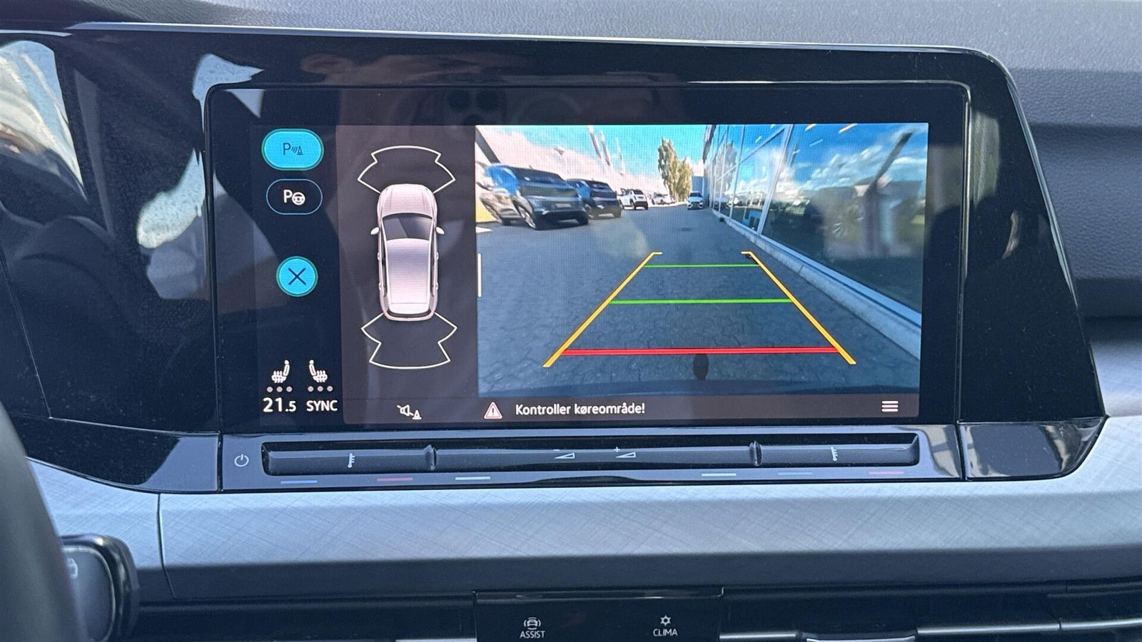 Grå VW Golf VIII fra 2024