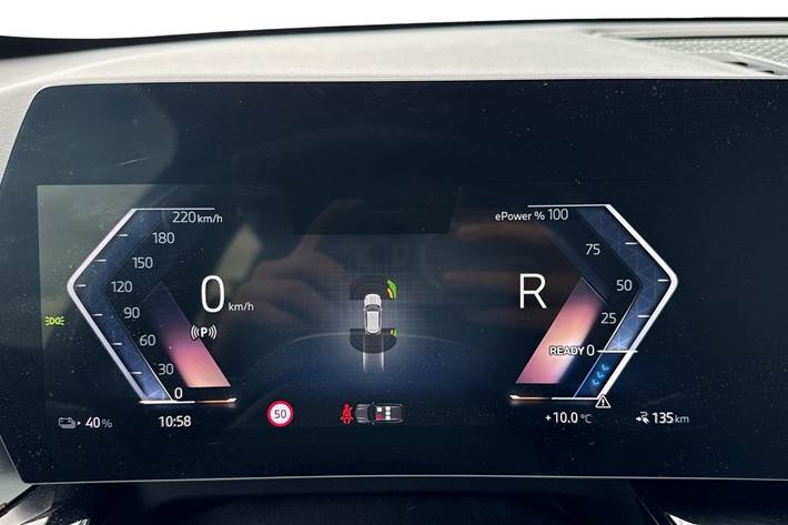 Hvid BMW iX1 fra 2024