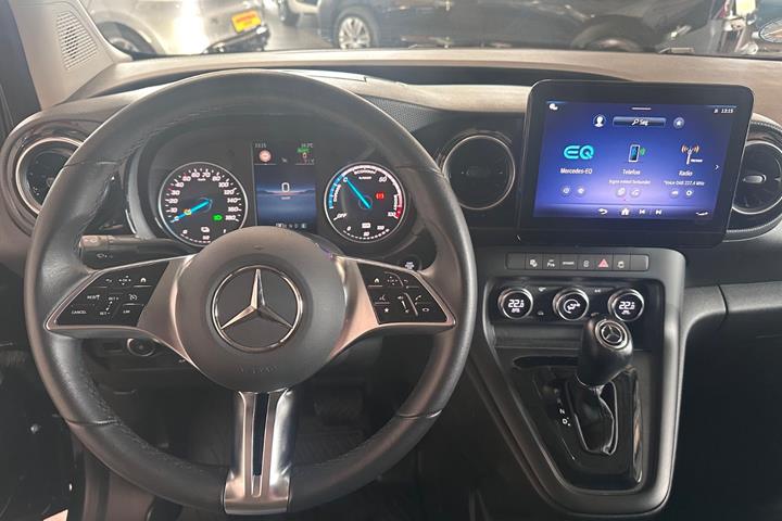 Sort Mercedes eCitan fra 2025 set indefra
