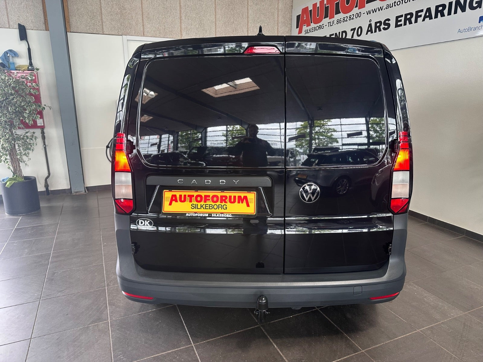 Sort VW Caddy fra 2023