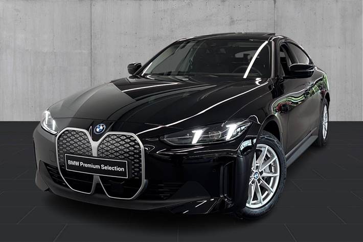 Sort BMW i4 fra 2025 set udefra