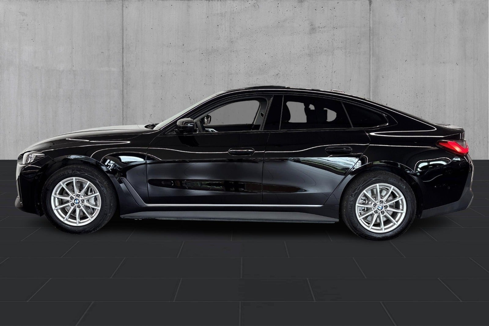 Sort BMW i4 fra 2025
