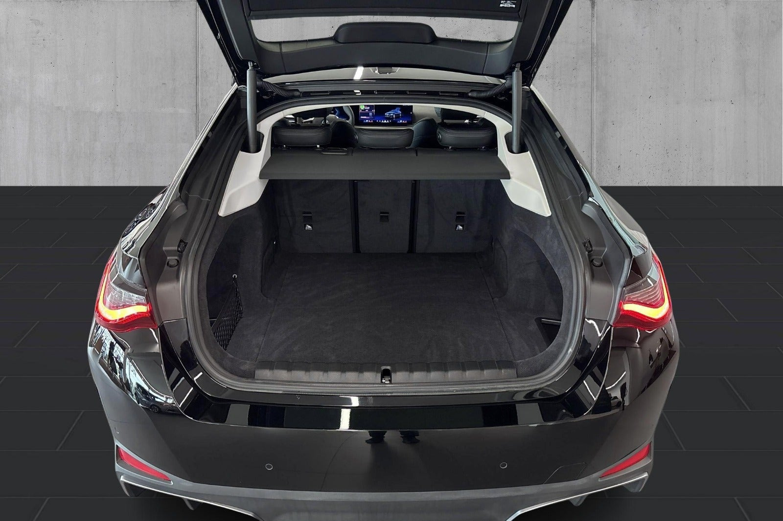 Sort BMW i4 fra 2025