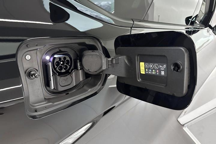 Sort BMW i4 fra 2025
