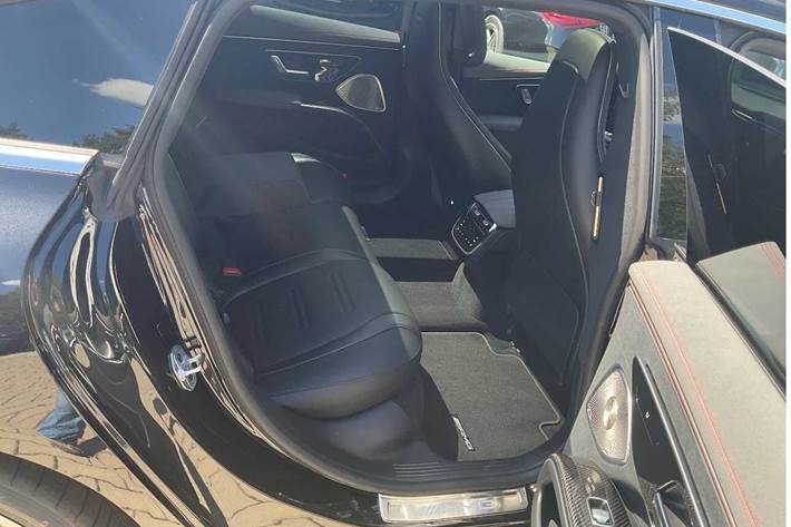 Sort Mercedes EQS53 fra 2023