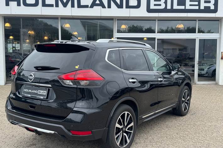 Sort Nissan X-Trail fra 2019