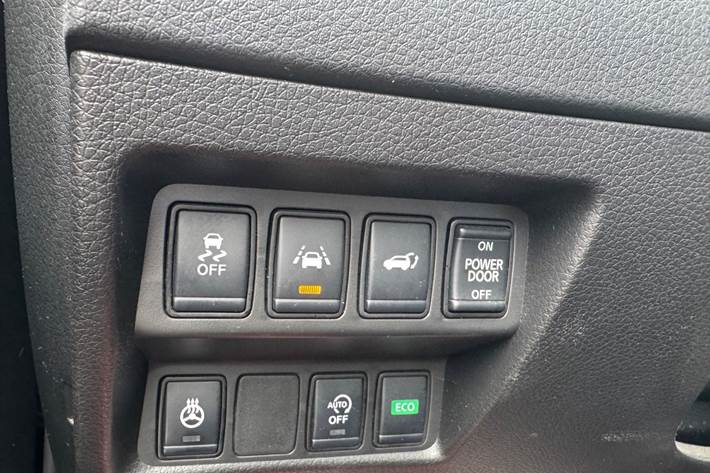 Sort Nissan X-Trail fra 2019