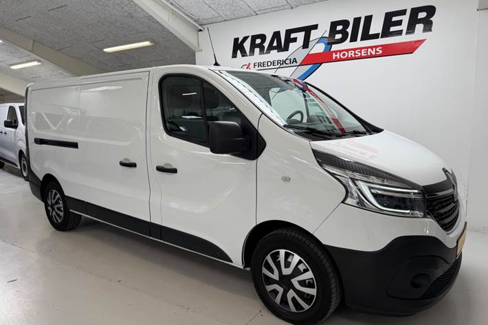 Hvid Renault Trafic T29 fra 2020