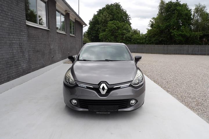 Grå Renault Clio IV fra 2016