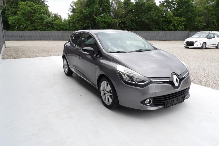 Grå Renault Clio IV fra 2016