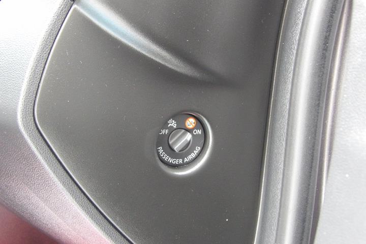 Grå Renault Clio IV fra 2016