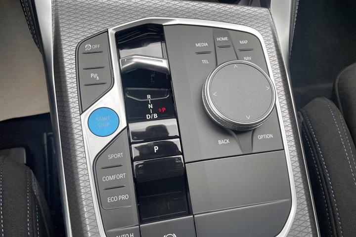 Sort BMW i4 fra 2026