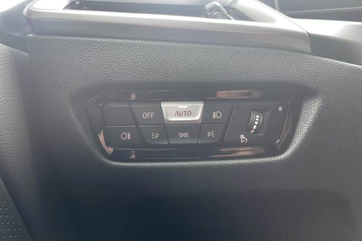 Sort BMW i4 fra 2026