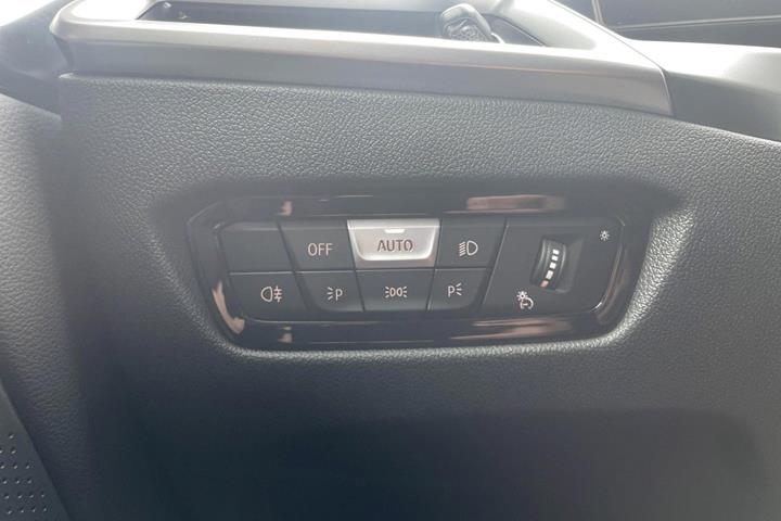 Sort BMW i4 fra 2026