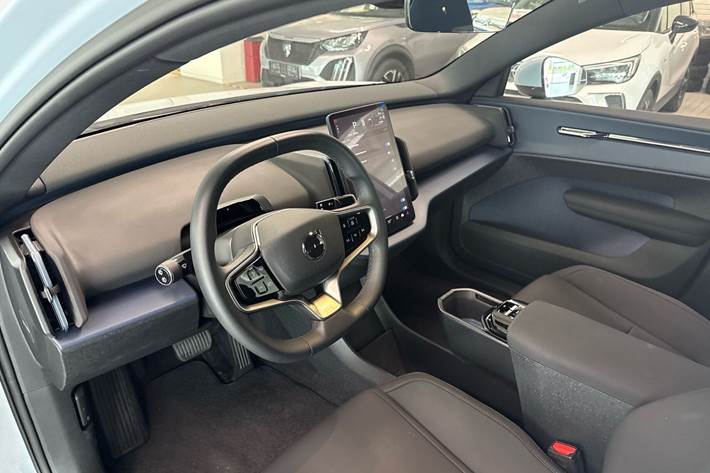Hvid Volvo EX30 fra 2025