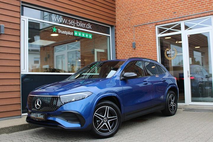 Blå Mercedes EQA350 fra 2024