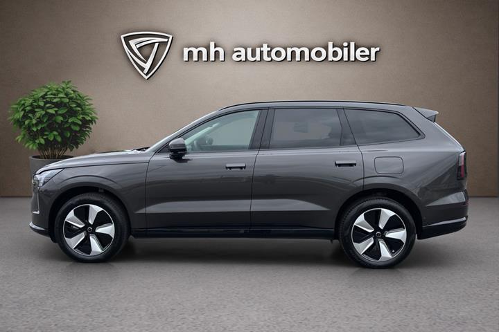 Grå Volvo EX90 fra 2025