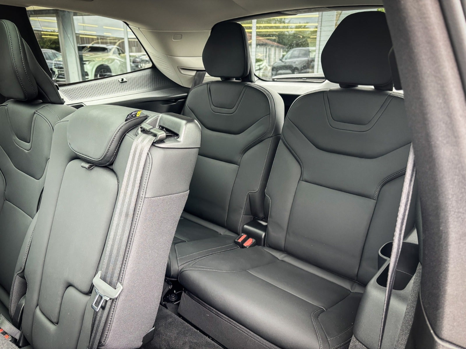 Grå Volvo EX90 fra 2025