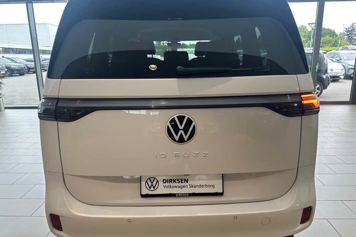 Hvid VW ID.Buzz fra 2023