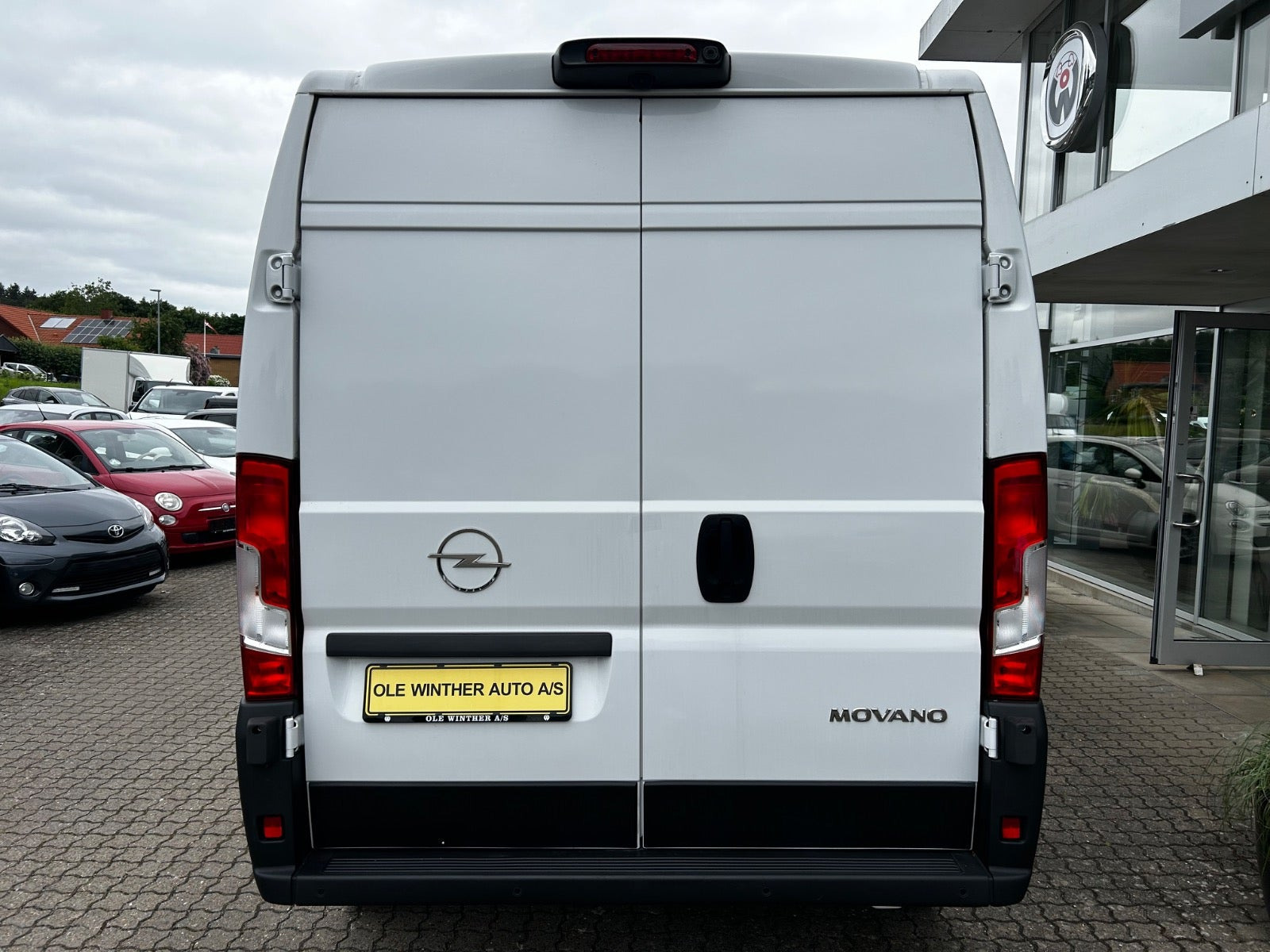 Hvid Opel Movano 35 fra 2026