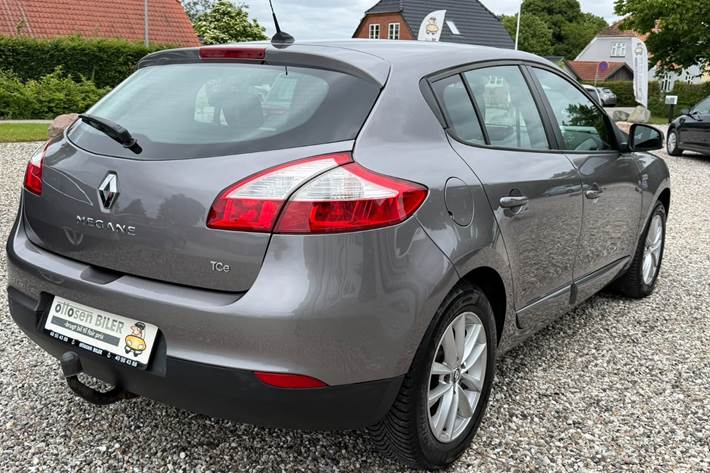 Grå Renault Megane III fra 2014